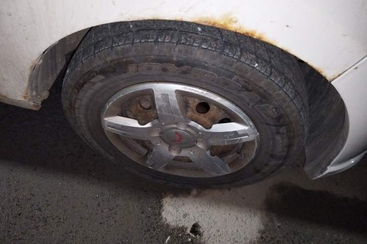 Used Wuling Hongguang 2018 1.5L Classic S Base Model Right Front Wheel Hub