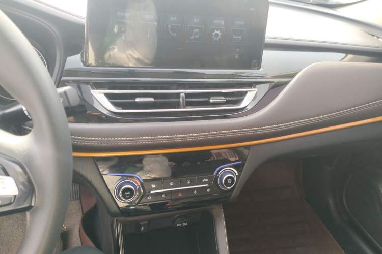 Used CHANGAN Eado DT 2019 1.6L Manual Comfort Model China VI Standard
