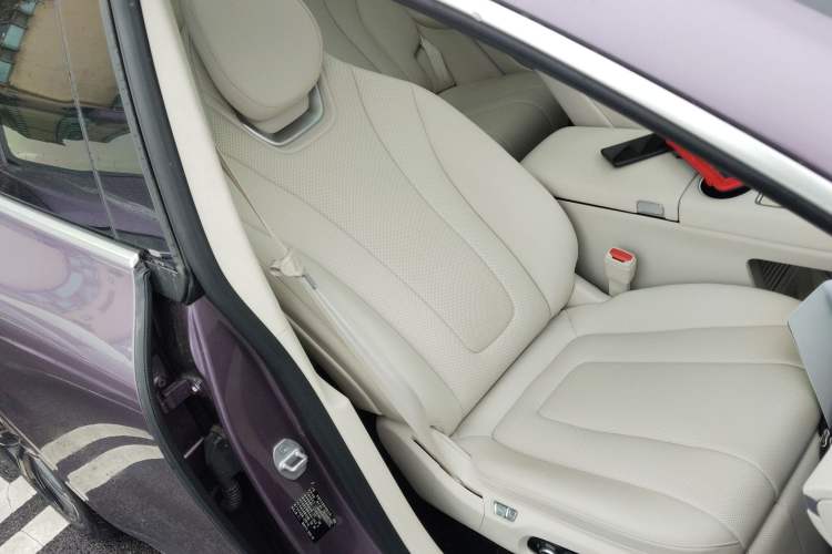 Used Hima Luxeed R7 2024 All-Electric 667 km Max Right Front Seat