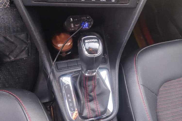 Used Skoda Rapid Spaceback 2018 1.6L Automatic Sport Edition Gear Lever