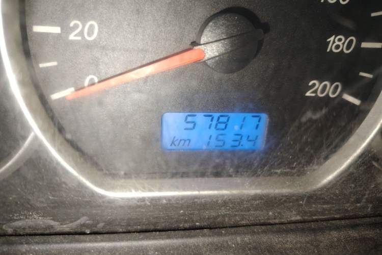 Used Wuling Hongguang 2014 1.5L S Standard Version Odometer Close Up