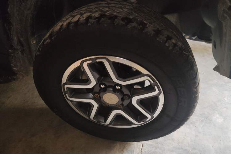 Used BAIC Off-Road BJ40 2016 40L 2.3T Automatic All-Wheel Drive Premium Edition Right Front Wheel Hub