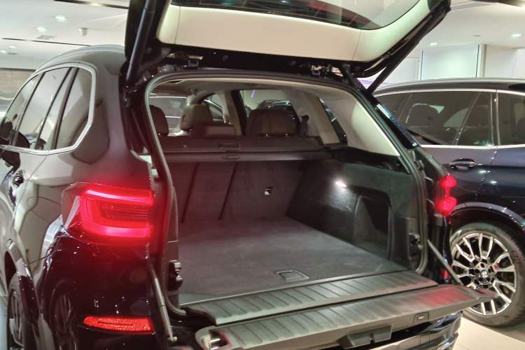 Used BMW X5 2022 Restyled xDrive 30Li Luxury Version M Sport Package