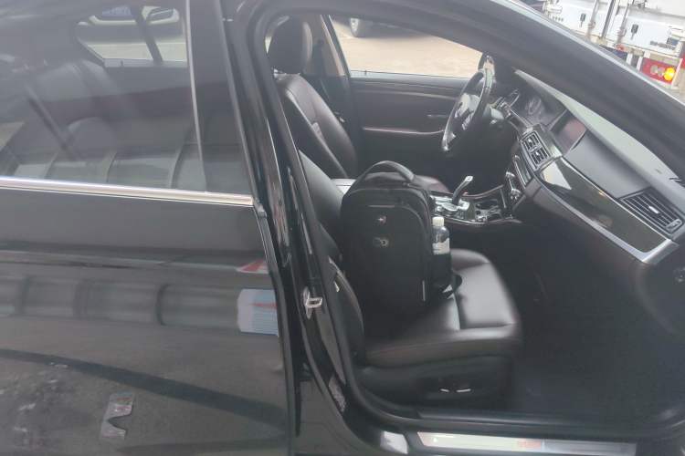 Used BMW 5 Series 2014 525Li Luxury Design Package
