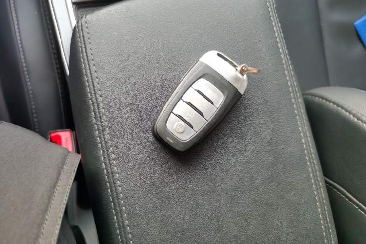 Used Hongqi H5 2022 Classic Model Facelift 1.5T DCT Qiyun Edition Vehicle Key