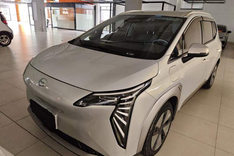 Used AION Y 2024 Younger