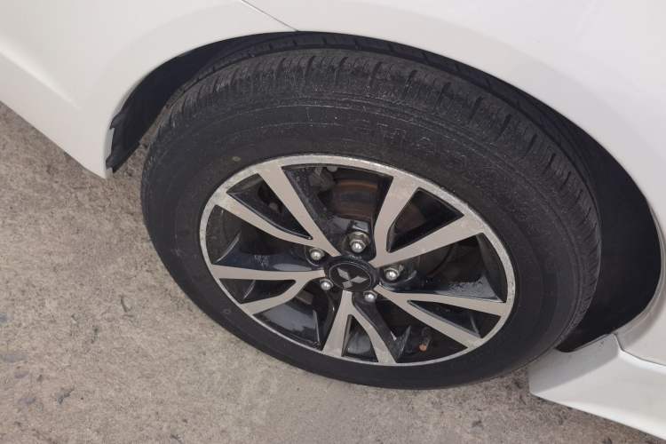 Used Mitsubishi Lancer EX 2015 1.8L CVT ZhiShang Edition China V Standard
