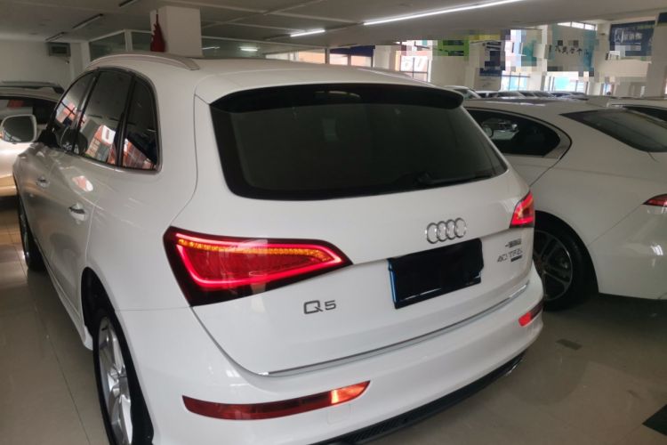 Used Audi Q5 2018 Collector's Edition 40 TFSI Ambition Model
