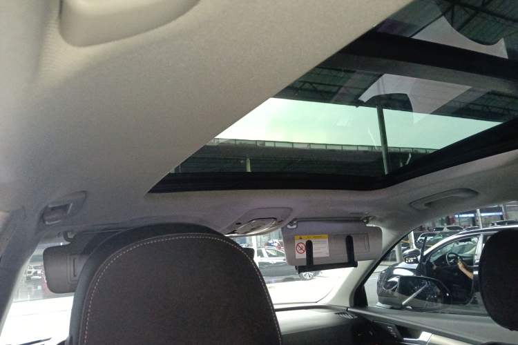 Used Audi Q5L 2022 40T Luxury Dynamic Model Headliner