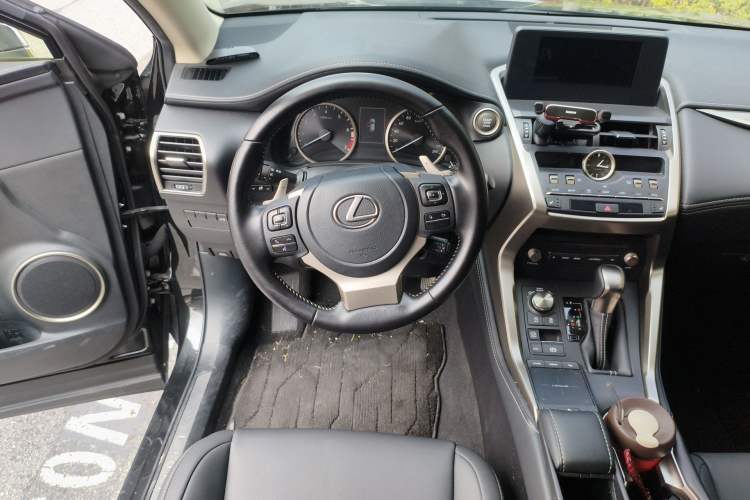 Used Lexus NX 2020 200 Front-Wheel Drive Vmotion Edition China VI Standard
