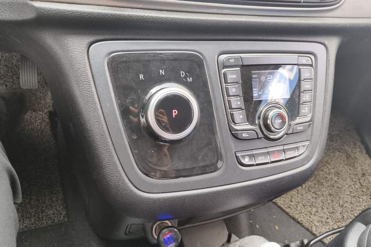 Used SAIC MAXUS G10 2022 2.0T Automatic Smart Enjoyment Version Gasoline 7 Seats