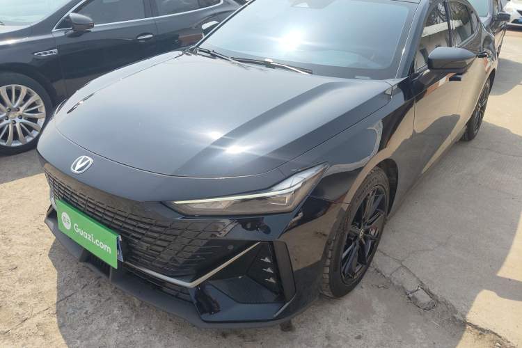 Used Changan UNI-V 2023 1.5T Prestige Model