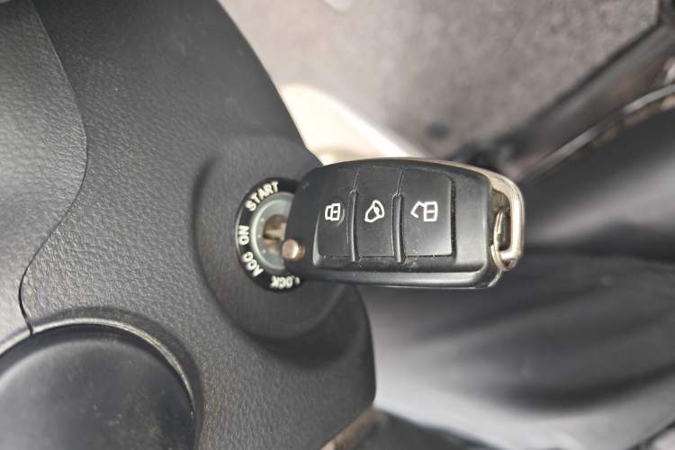 Used JAC Refine M3 2023 1.8L 5-Seater Classic Edition Interior 1