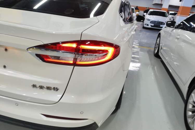 Used Ford Mondeo New Energy 2018 2.0 PHEV Smart-Controlled Fashion Edition China VI Standard
