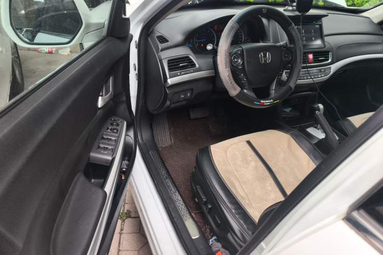 Used Honda Crosstour 2014 2.4L Luxury Edition