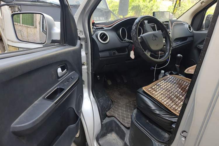 Used Chana Ruixing M60 2020 1.5L Standard Version China VI Van with 5 Seats Equipped with DAM15KR