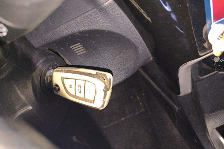 Used Toyota Corolla 2017 Revised Version 1.2T S-CVT GL Vehicle Key