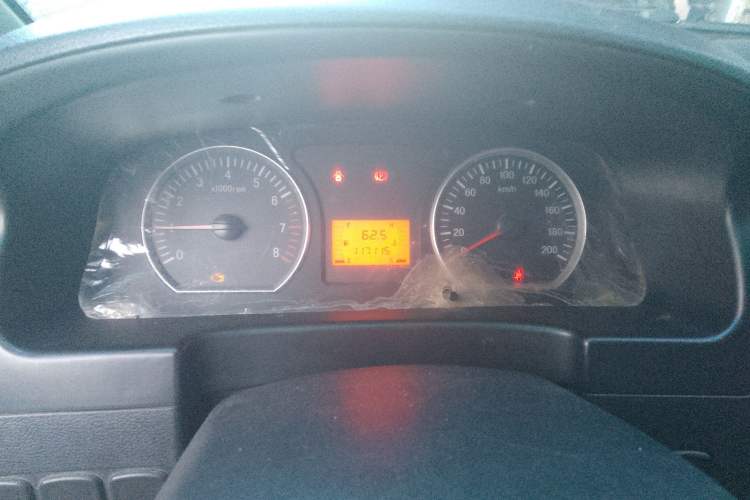 Used FORTHING Lingzhi 2016 V3 1.5L 7-Seater Standard Model China V Emission Standard