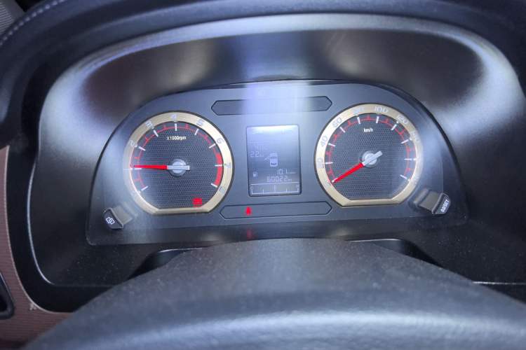 Used FORTHING Lingzhi 2018 M5L 1.6L 7-Seater Luxury Model