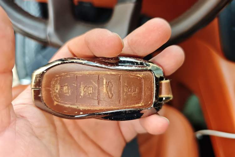 Used Juntian Black Warrior Youth 2025 2.0T Gasoline Top-of-the-Line Version Vehicle Key