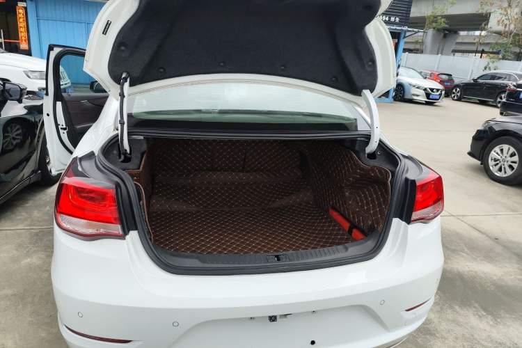 Used Chevrolet Malibu 2018 530T Automatic Luxury Edition Trunk