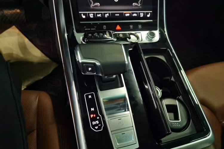 Used Audi Q7 2020 55 TFSI quattro S line sports model