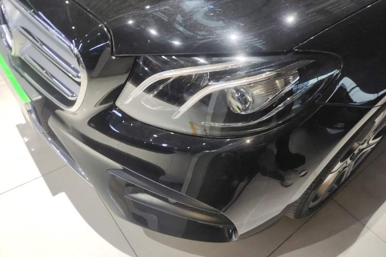 Used Mercedes-Benz E-Class 2016 E 300 L Sporty and Stylish Model