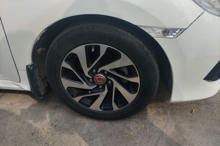 Used Honda Civic 2016 220TURBO CVT Luxury Edition Exterior 4