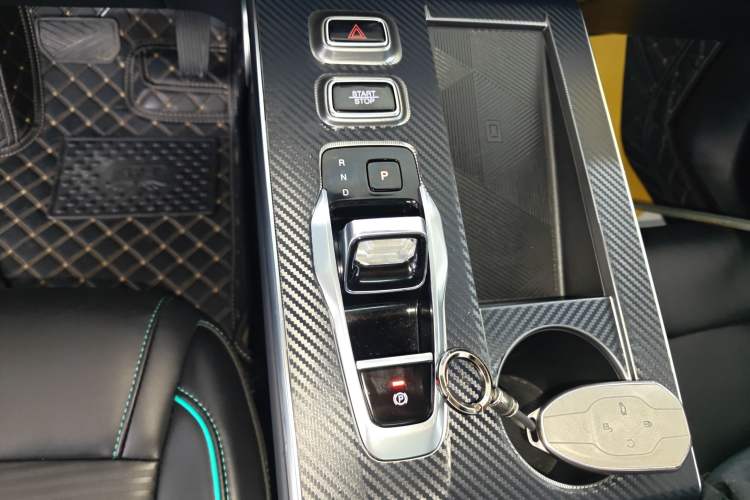 Used GAC Trumpchi EMKOO 2022 2.0 ATK TwinStar Pro Edition Gear Lever