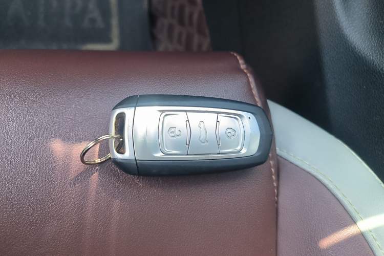 Used Geely Auto Emgrand X7 Sport 2022 1.8TD DCT Zhiya Trim Vehicle Key