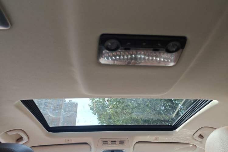 Used BMW 5 Series 2014 525Li Leading Model