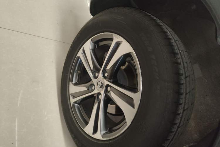 Used Toyota RAV4 2015 2.0L CVT Two-Wheel Drive Fashion Edition
