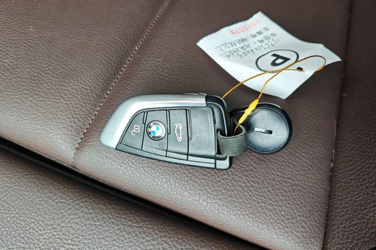 Used BMW X1 2022 Updated xDrive25Li Premium Edition Vehicle Key