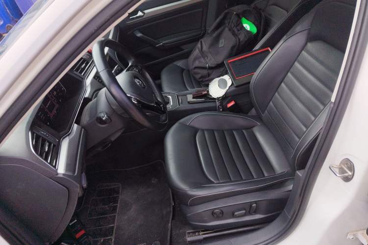 Used Volkswagen Lamando 2021 280TSI DSG Comfort Edition Left Front Seat