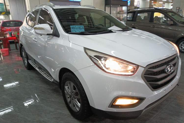 Used Hyundai ix35 2013 2.0L Automatic Two-Wheel Drive Comfort GL China V Standard Exterior 1