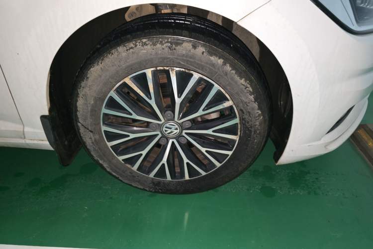Used Volkswagen Sagitar 2019 280TSI DSG Comfort Version China VI Standard Right Front Wheel Hub