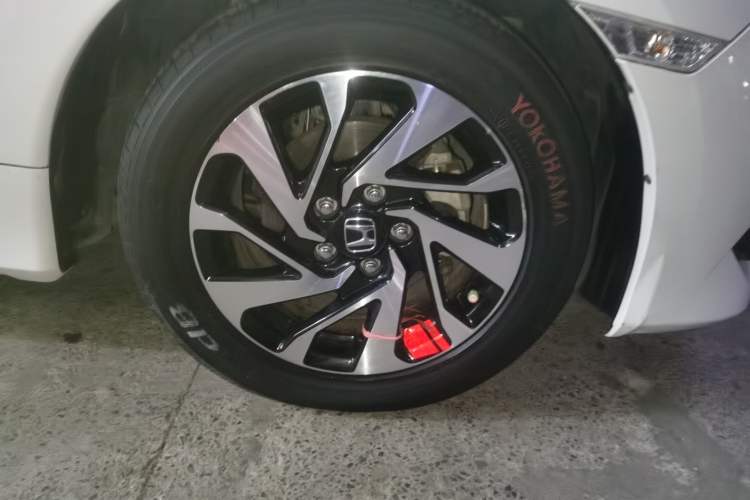 Used Honda Civic 2016 220TURBO CVT Luxury Edition Right Front Wheel Hub