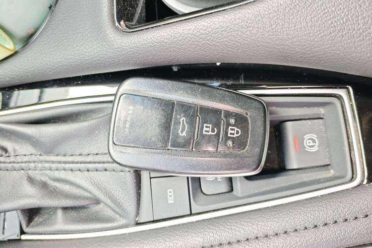 Used Toyota Avalon 2023 2.5L Luxury Edition