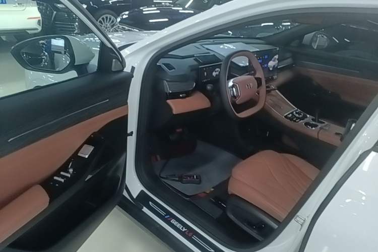 Used Geely Galaxy L6 2025 EM-i 140km Explorer+ Edition