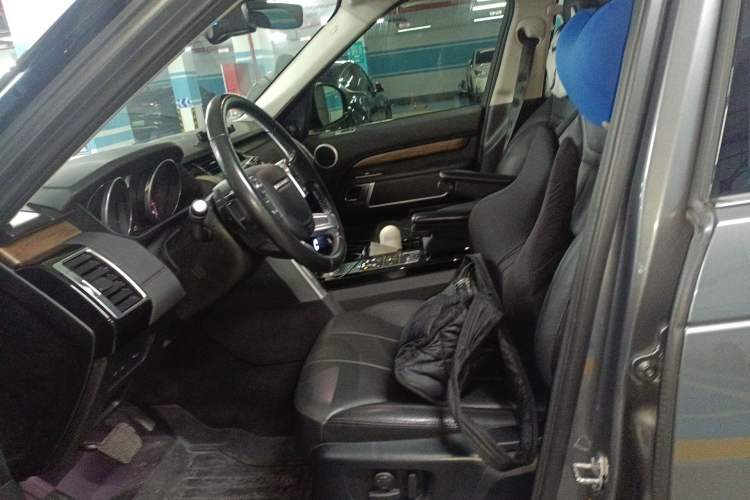 Used Land Rover Discovery 2017 3.0 SC V6 HSE Left Front Seat