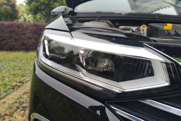 Used Volkswagen Lavida 2023 1.5L Automatic 5 Million Edition Right Front Headlight