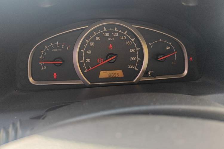 Used Baojun 630 2013 1.5L manual standard version Odometer Close Up