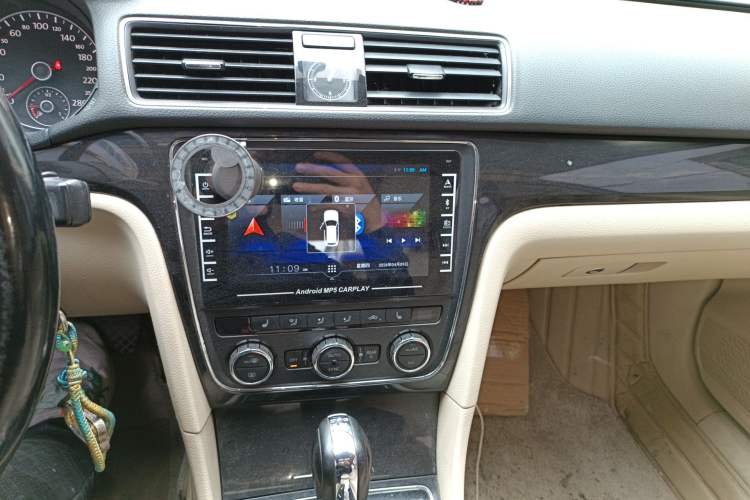 Used Volkswagen Passat 2014 1.8TSI DSG Prestige Edition Audio And AC Panel