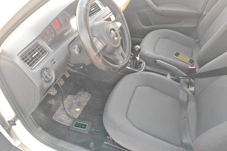 Used Volkswagen Santana 2013 1.6L Manual Fashion Edition Driver Seat