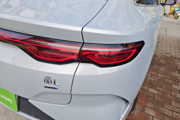 Used BYD Qin L 2025 EV 470KM Leading Edition Right Rear Taillight