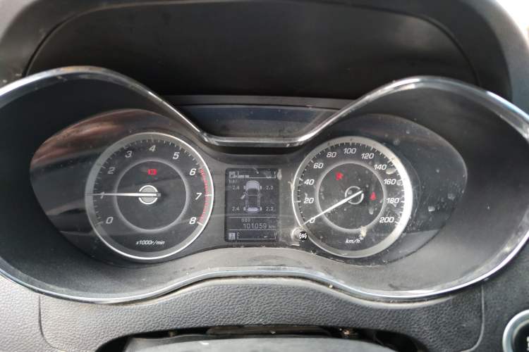 Used Baojun 560 2015 1.8L manual luxury version