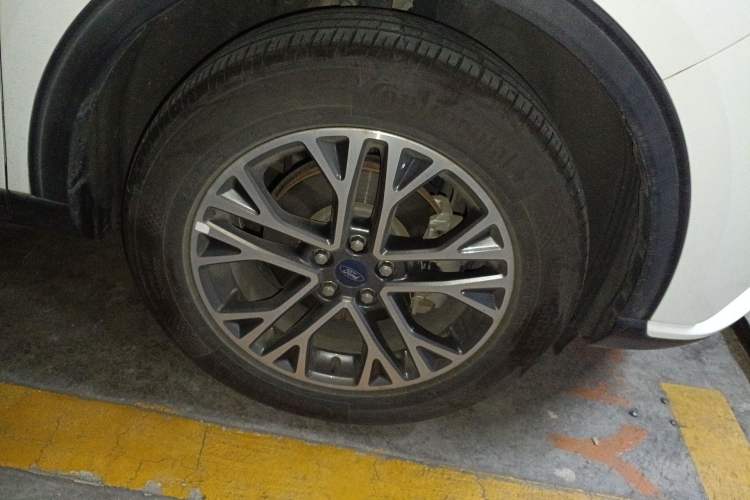 Used Ford Escape 2020 EcoBoost 245 Two-Wheel-Drive Titanium Edition
