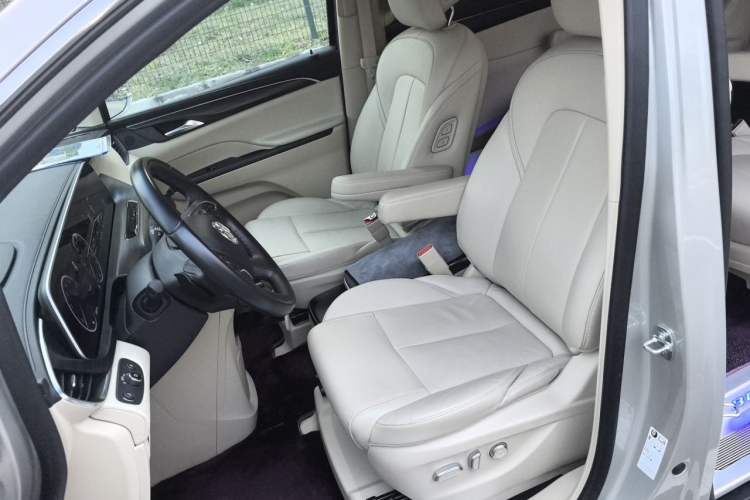Used Buick GL8 2023 ES Lu Zun Deluxe Model