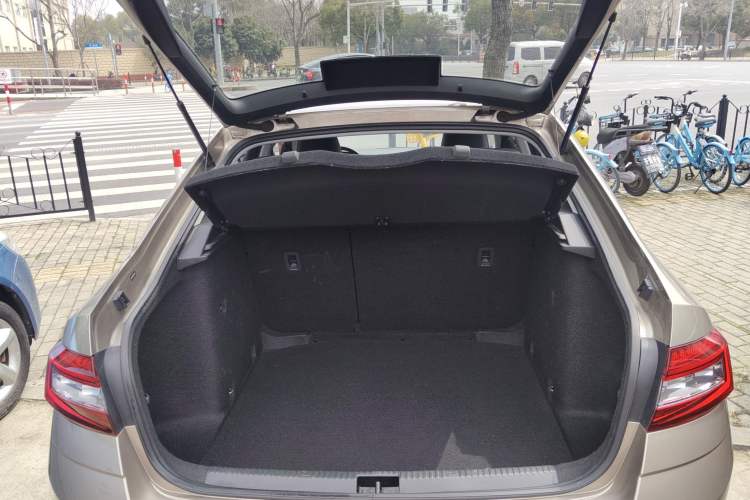 Used Skoda Octavia 2018 1.6L Automatic Luxury Edition