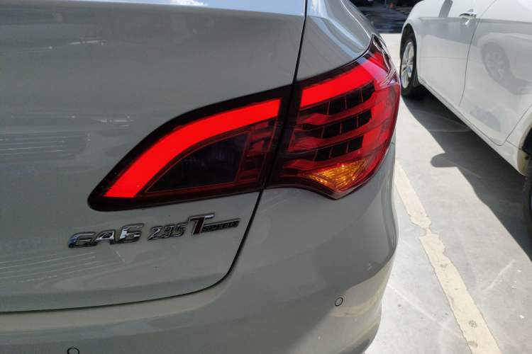 Used GAC Trumpchi GA6 2016 235T DCT Elite Edition Exterior 6